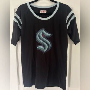 Women’s Seattle Kraken Ringer Tee Size XL